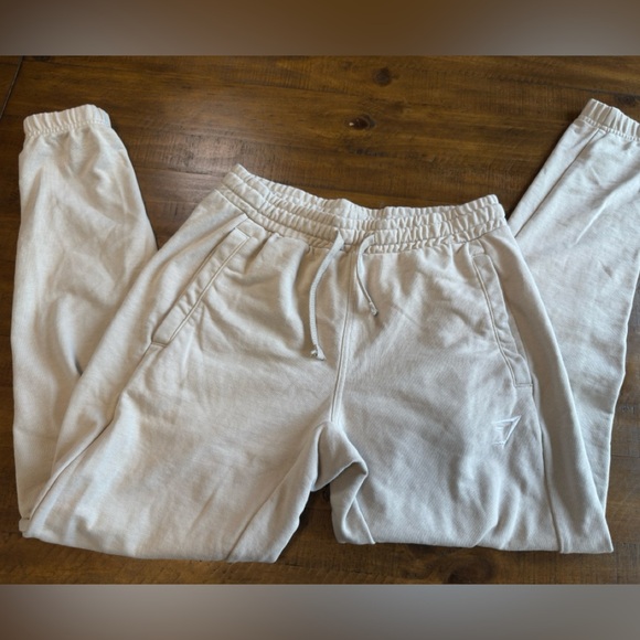 NWOT GymShark sweatpants - Picture 4 of 7